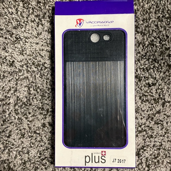 NWOT Phone cases ⭐️ - Picture 3 of 12